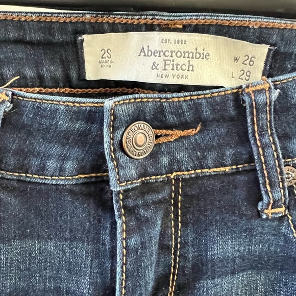 Abercrombie and Fitch super skinny jean mid rise says to S waist 26 length 29 - Picture 3 of 8